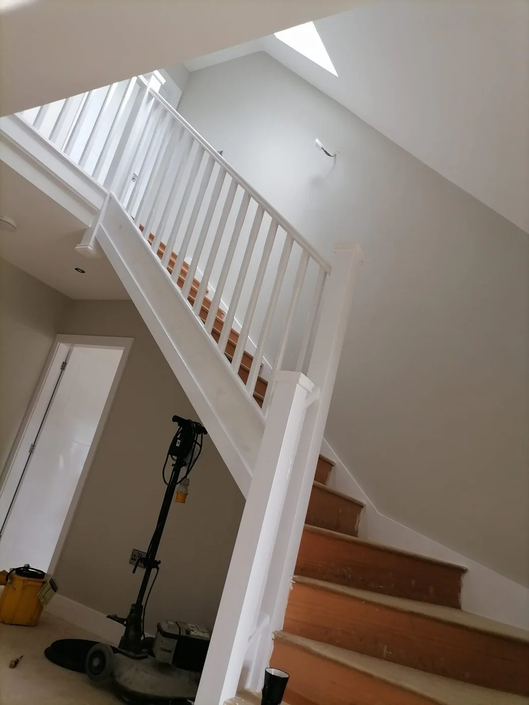Montana project: 06 Staircase Decorating